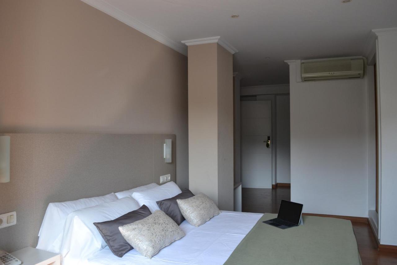 Duerming Villa De Sarria Hotel Ngoại thất bức ảnh